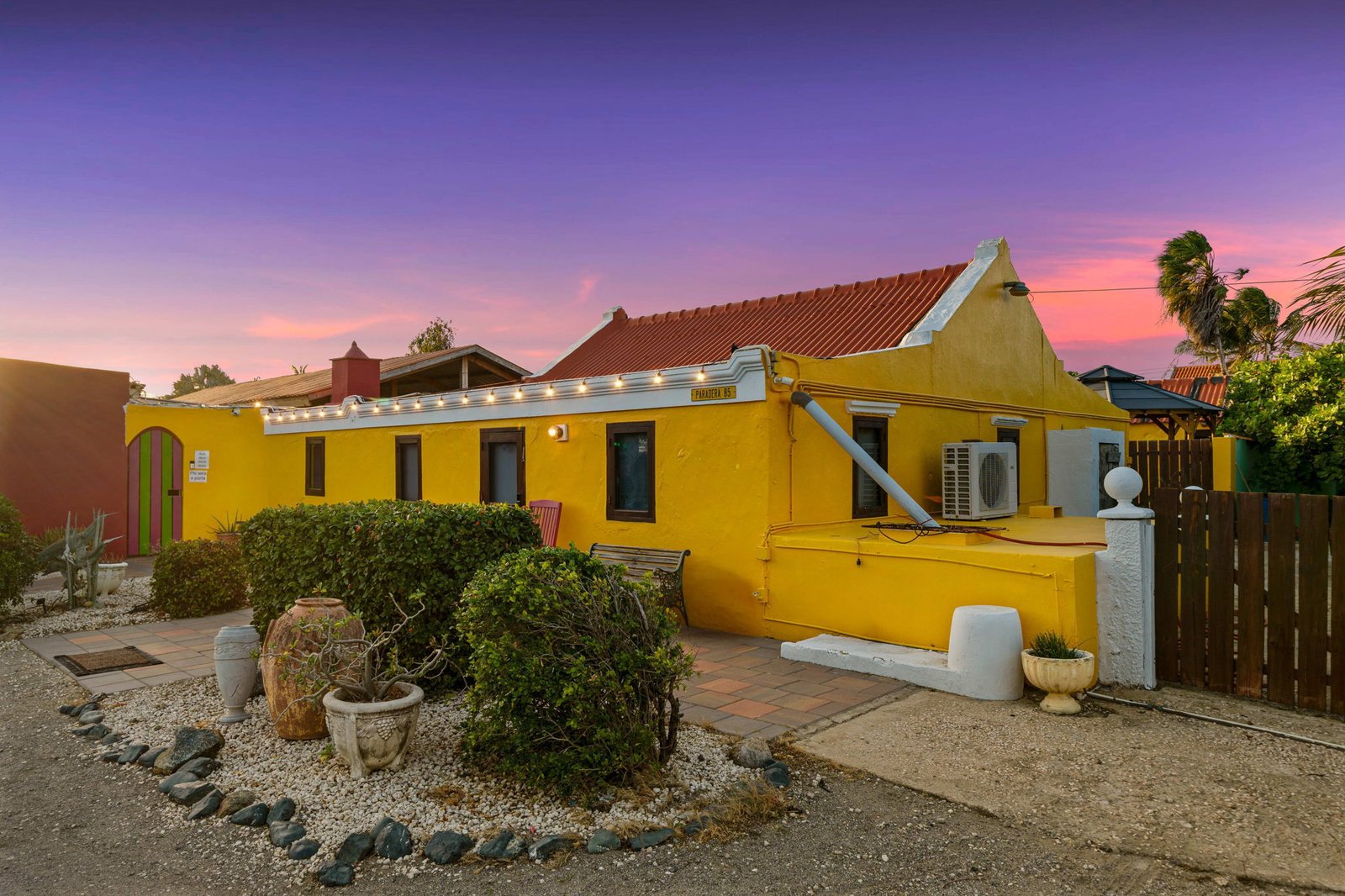 Front Pictures – Paradera 85